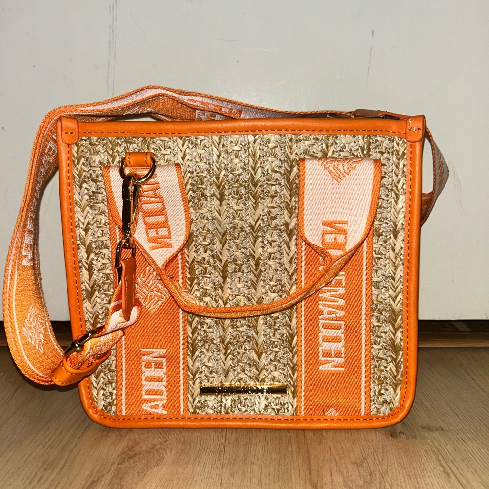 Steve Madden cross body purse